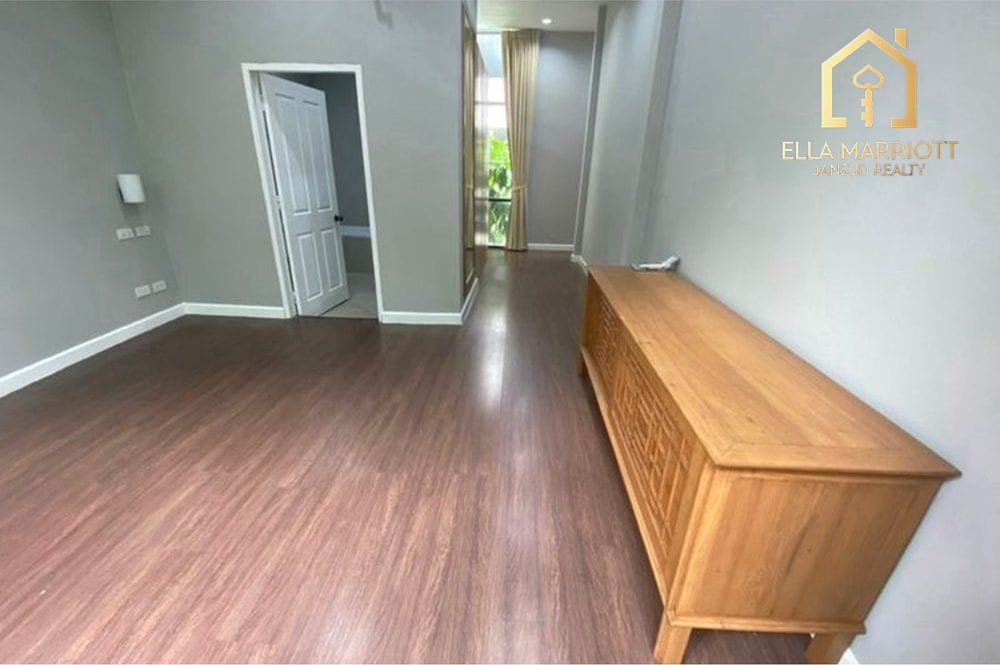 4-Bedroom Townhouse for Rent in Private Compound, Thonglor 12