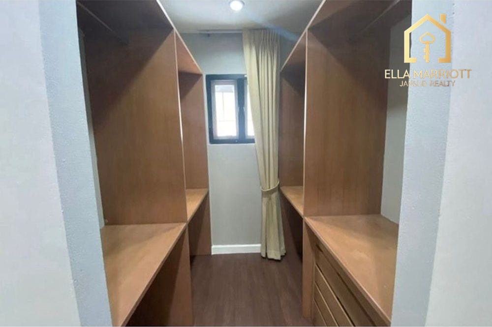 4-Bedroom Townhouse for Rent in Private Compound, Thonglor 14
