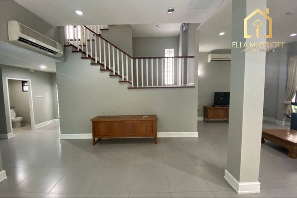 4-Bedroom Townhouse for Rent in Private Compound, Thonglor 3