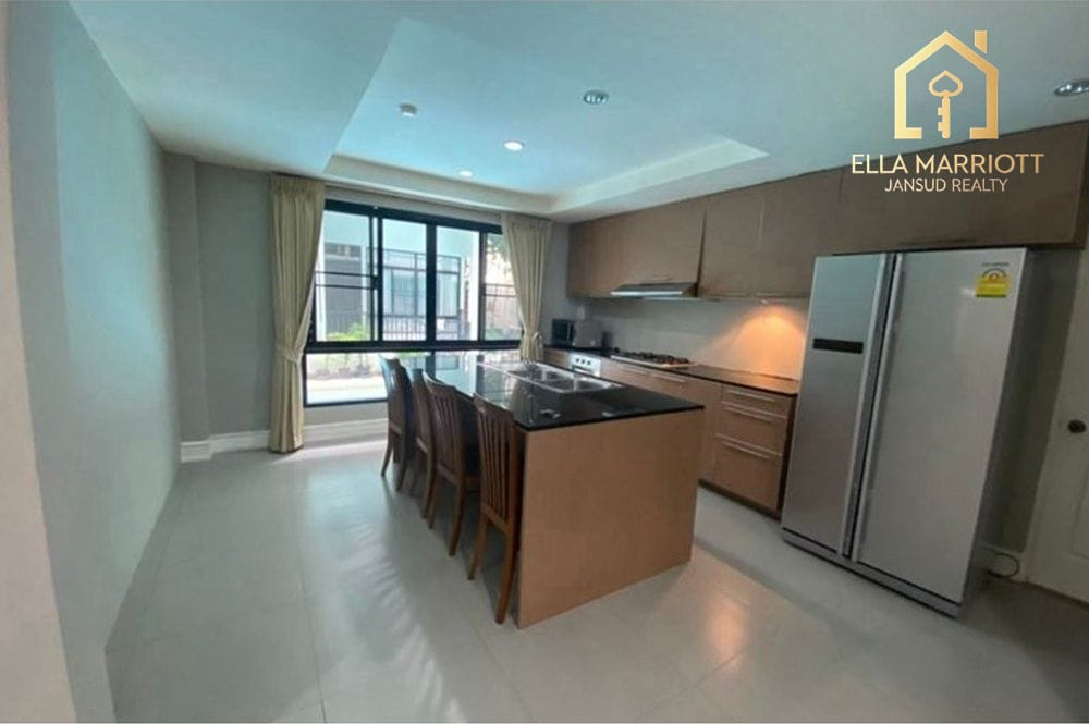 4-Bedroom Townhouse for Rent in Private Compound, Thonglor 4