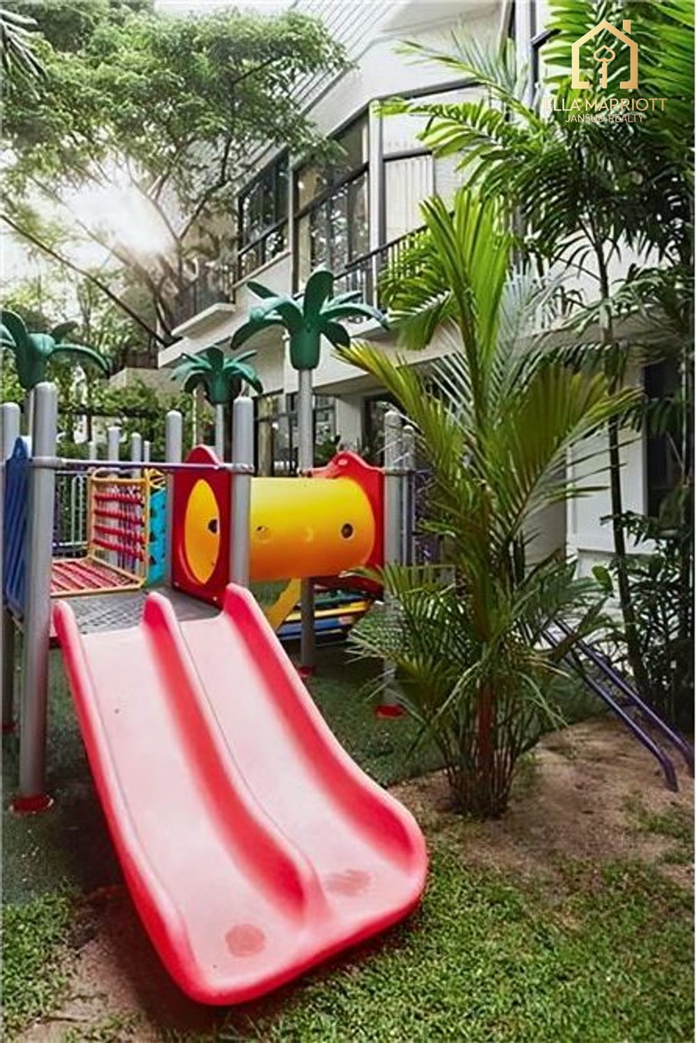 4-Bedroom Townhouse for Rent in Private Compound, Thonglor 7