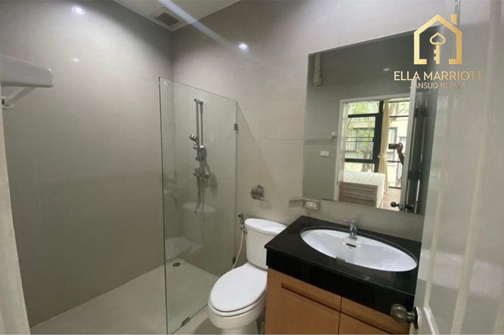 4-Bedroom Townhouse for Rent in Private Compound, Thonglor 8