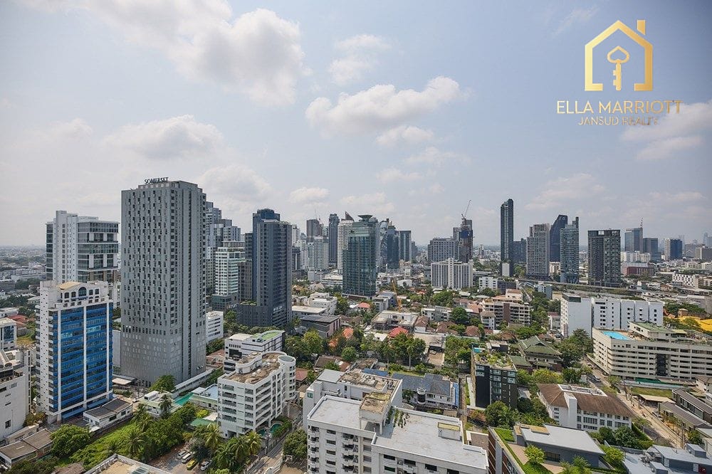 Luxurious 473sqm Duplex Penthouse with Private Jacuzzi in Thonglor, 12 mins Walk to BTS Thong Lo 13