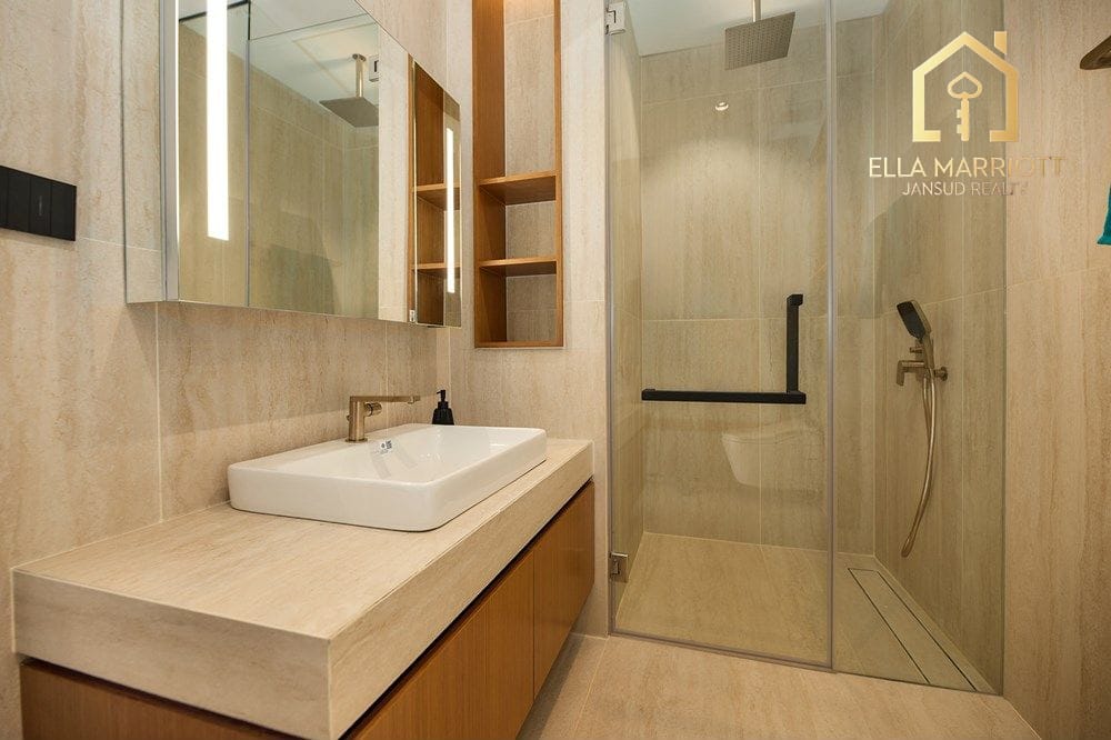 Luxurious 473sqm Duplex Penthouse with Private Jacuzzi in Thonglor, 12 mins Walk to BTS Thong Lo 22