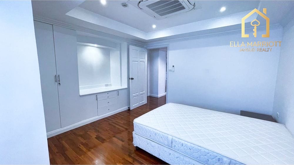 4-Bedroom Condo for Rent in Asoke 12