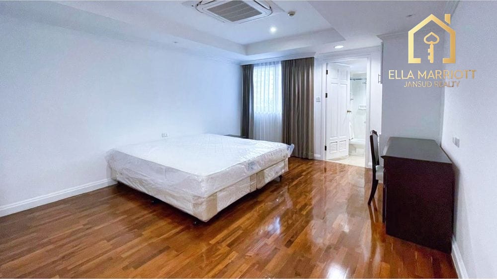 4-Bedroom Condo for Rent in Asoke 14