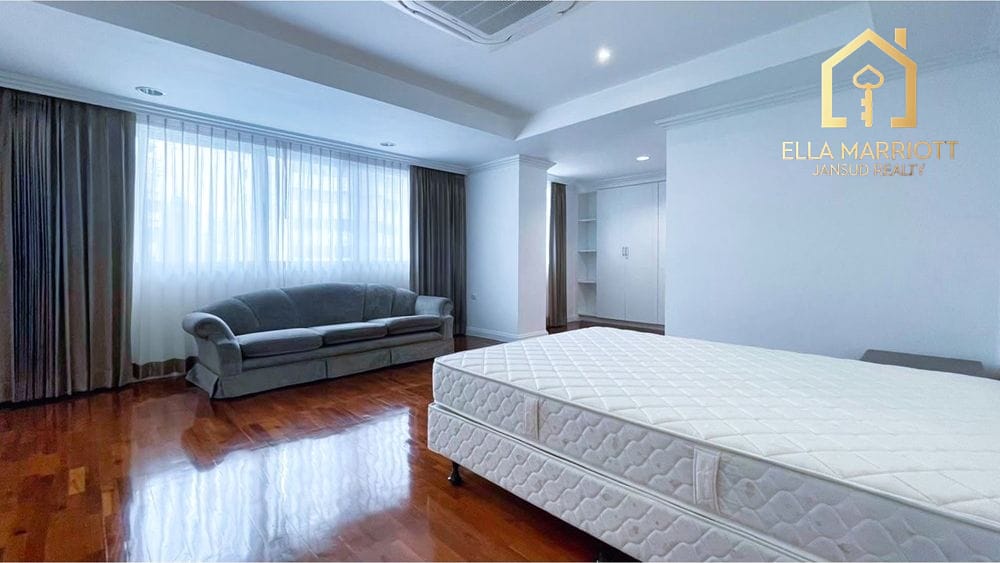 4-Bedroom Condo for Rent in Asoke 15