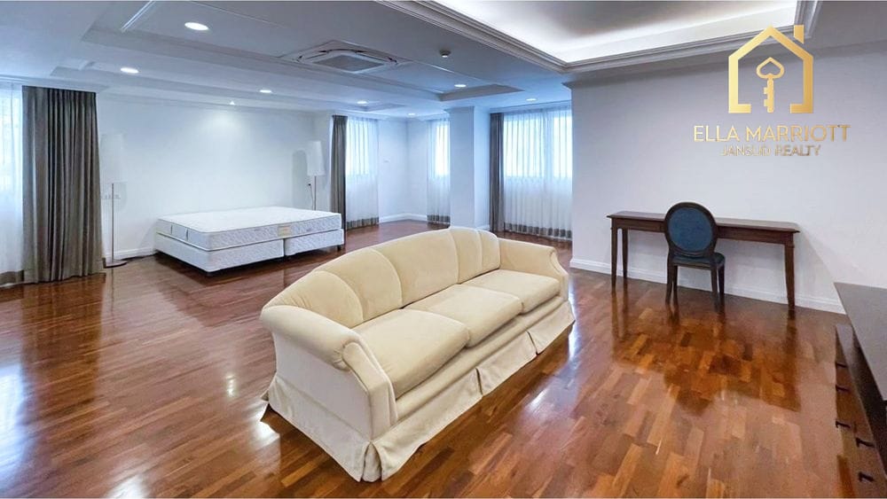 4-Bedroom Condo for Rent in Asoke 8