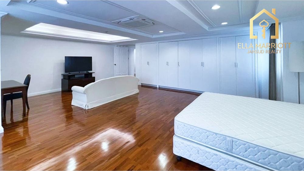 4-Bedroom Condo for Rent in Asoke 9