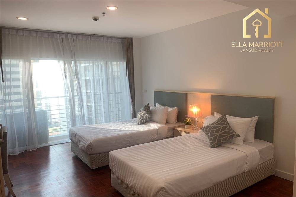 Luxury 4-Bedroom Condo for Sale in Sukhumvit 24, Bangkok 5