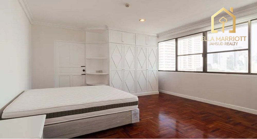 Zur Miete: Neu renovierte 3-Schlafzimmer Eigentumswohnung in hoher Etage in Sukhumvit 43 10