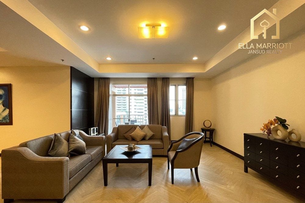 Pet Friendly 220sqm 3BR | Asoke CBD | 600m to BTS | Max 25kg Pet 1