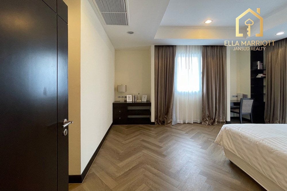 Pet Friendly 220sqm 3BR | Asoke CBD | 600m to BTS | Max 25kg Pet 9