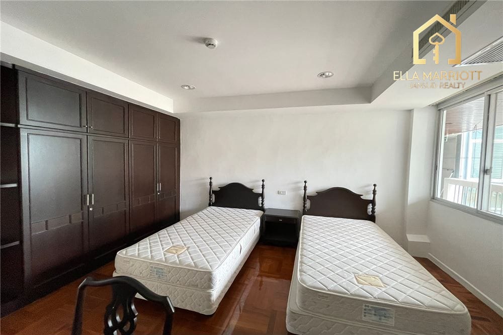Geräumige 3+1 Schlafzimmer Wohnung zur Miete | 260 m² nahe NIST Schule 13