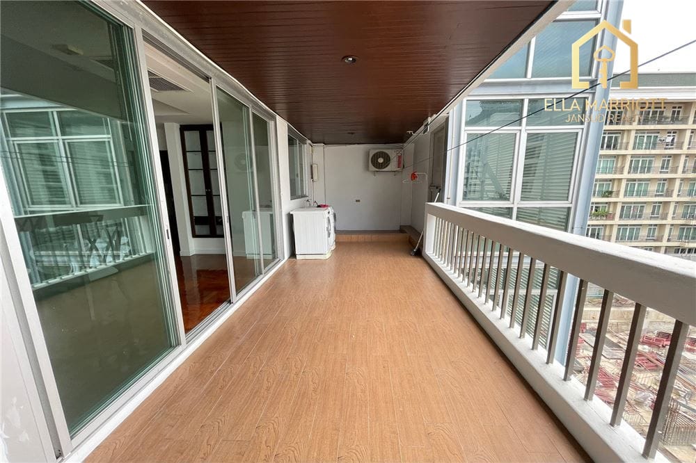 Geräumige 3+1 Schlafzimmer Wohnung zur Miete | 260 m² nahe NIST Schule 16