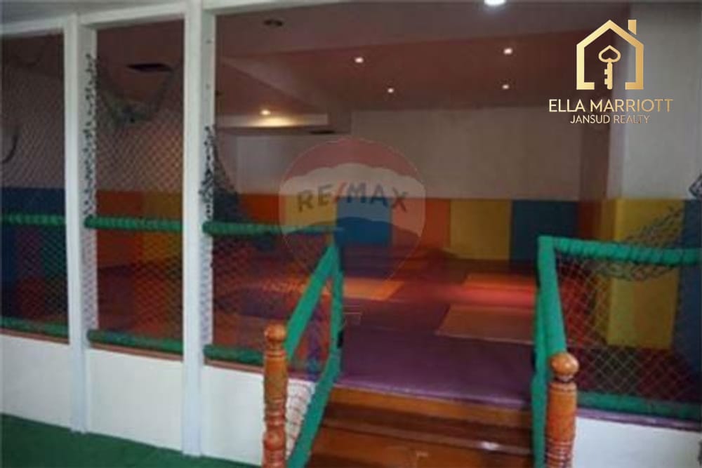 3-Bedroom Condo for Rent in Sukhumvit 43 17