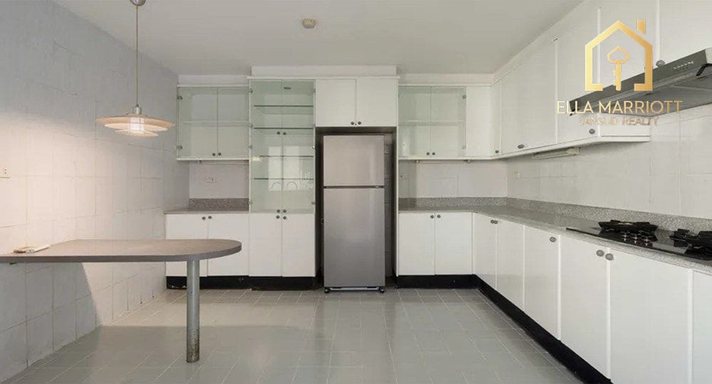 3-Bedroom Condo for Rent in Sukhumvit 43 6
