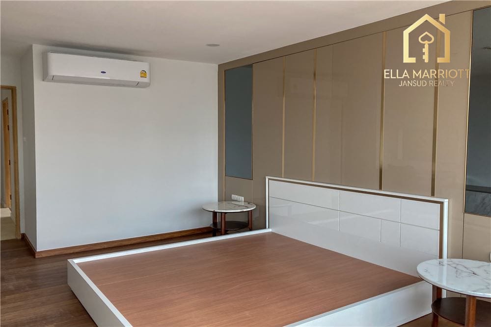 Spacious 3 Bed 2 Bath Room for rent BTS Phrompong 6