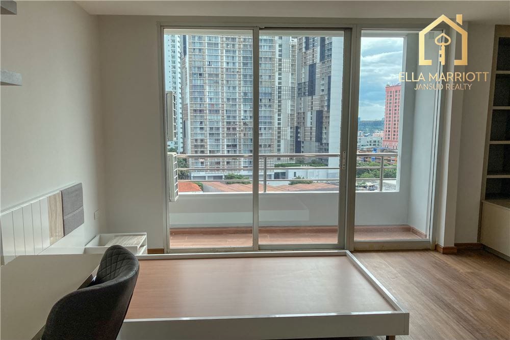Spacious 3 Bed 2 Bath Room for rent BTS Phrompong 8
