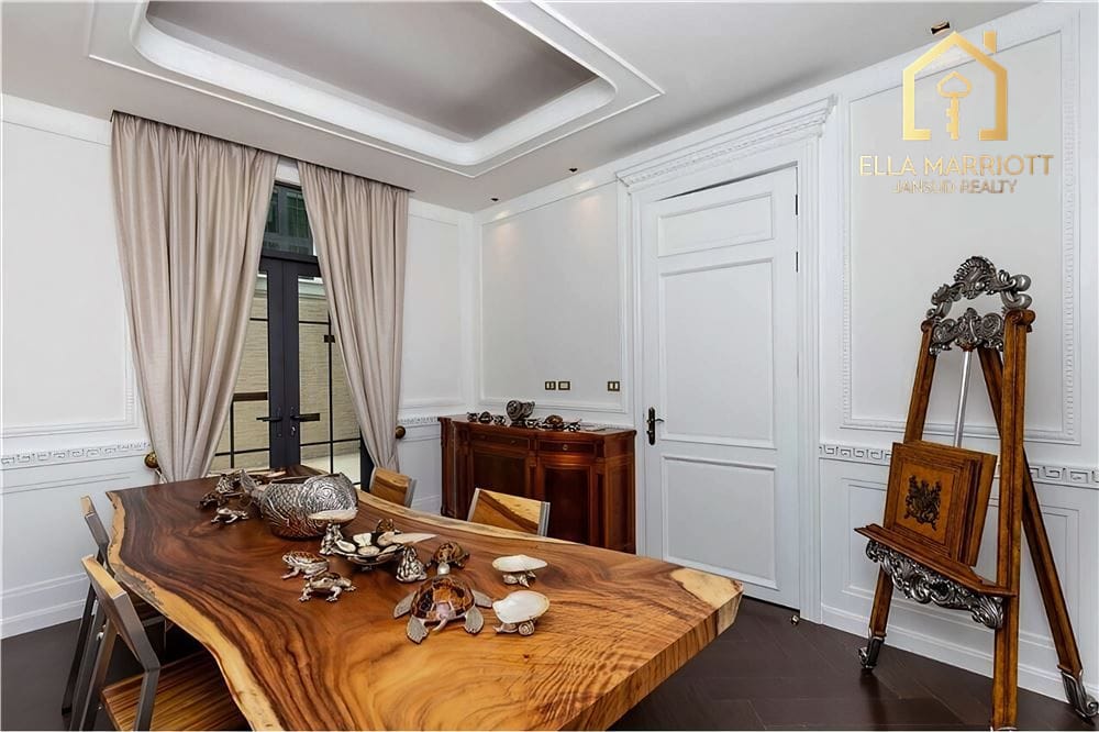 Zum Verkauf: Exklusives Luxus-Einfamilienhaus mit 5 Schlafzimmern in privater Wohnanlage. 5