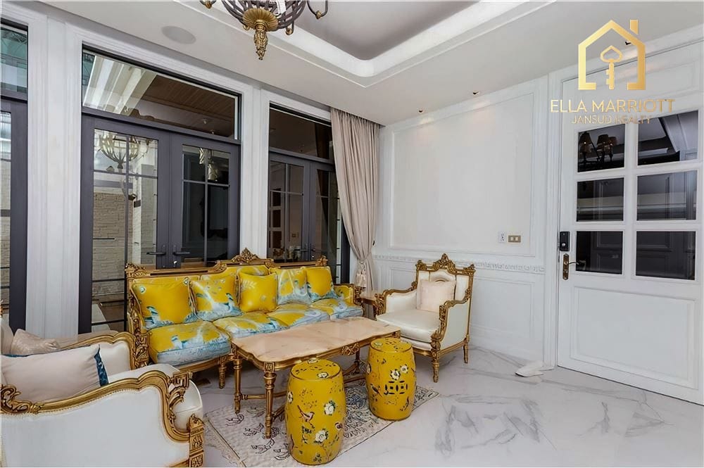 Zum Verkauf: Exklusives Luxus-Einfamilienhaus mit 5 Schlafzimmern in privater Wohnanlage. 7