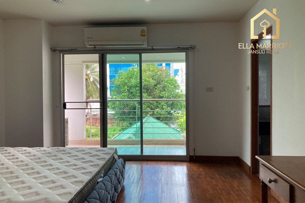 2-Bedroom Condo for Rent near BTS Thong Lo 10