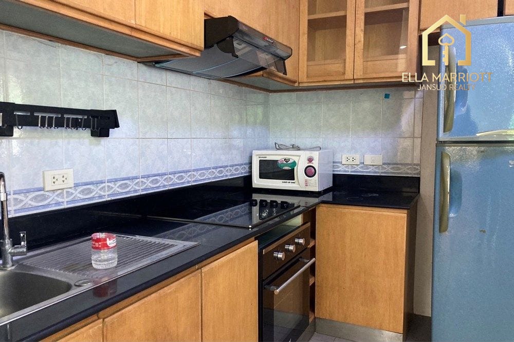 2-Bedroom Condo for Rent near BTS Thong Lo 5