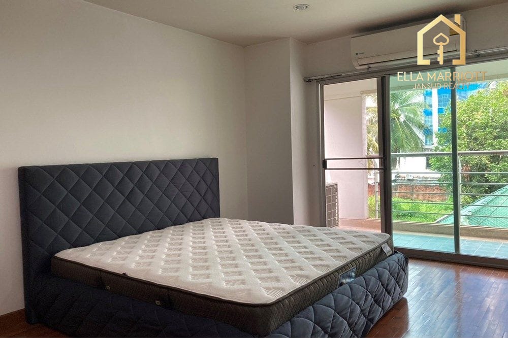 2-Bedroom Condo for Rent near BTS Thong Lo 9