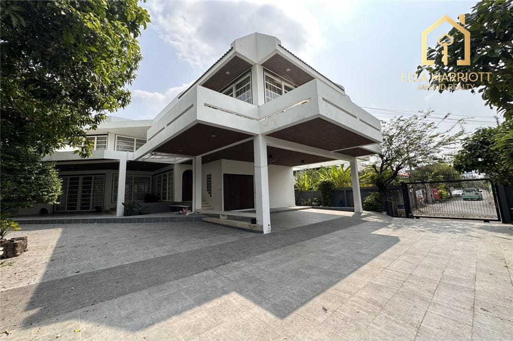 Grand 800sqm Forest Estate | Sukhumvit 71 | 150K 1