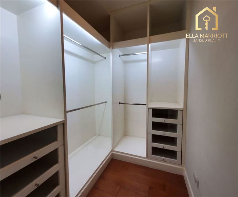 3BR Condo in Heart of Thonglor - Pet-Friendly Living at 80K (Negotiable) 10