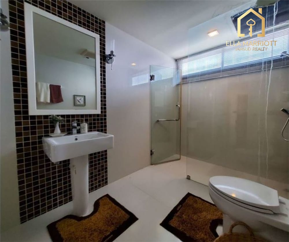 3BR Condo in Heart of Thonglor - Pet-Friendly Living at 80K (Negotiable) 12