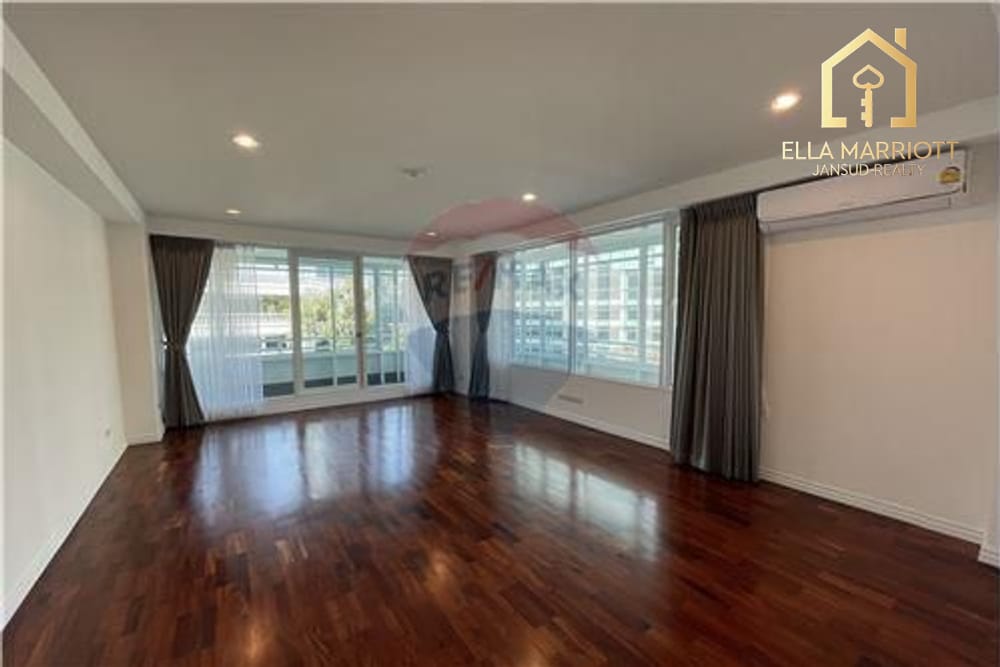 4-Schlafzimmer-Wohnung in Thonglor 12