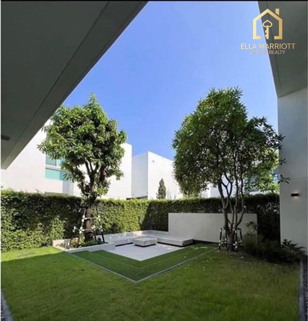 Discover Luxury Living in Bang Na 10
