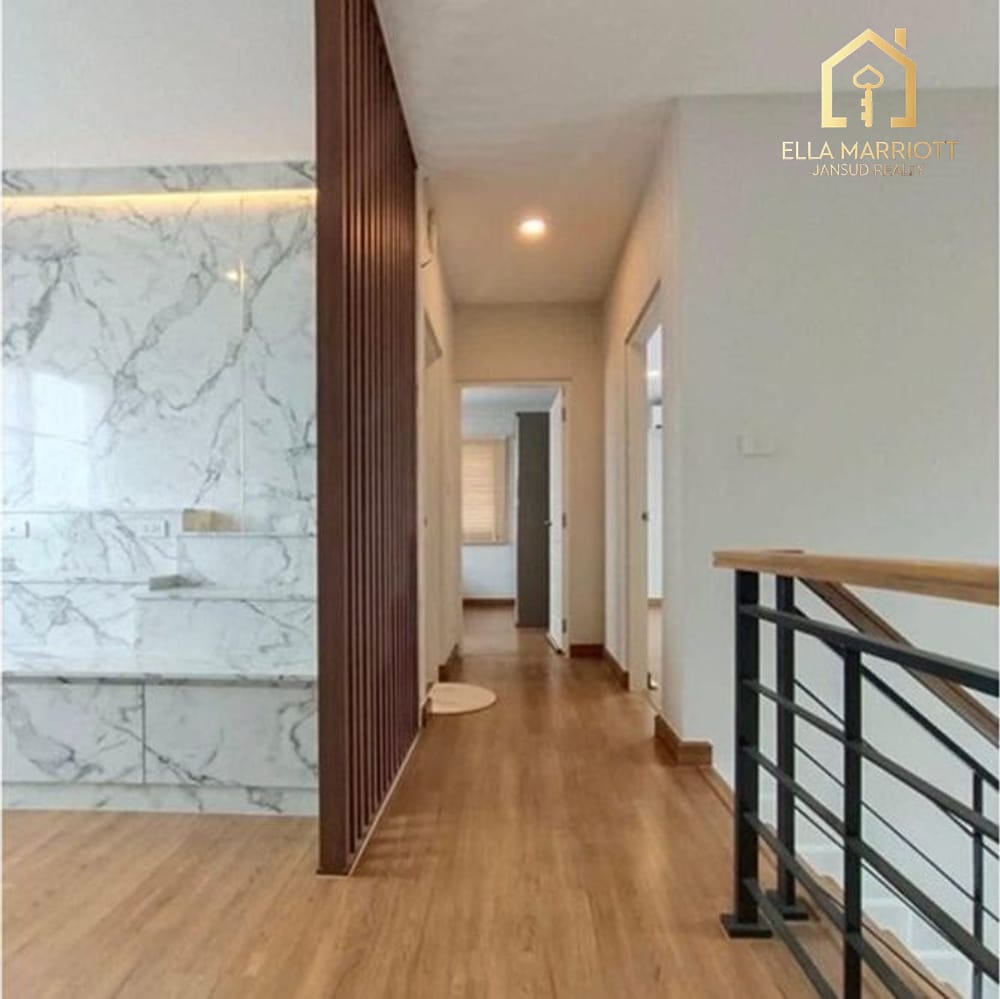 4-Bedroom Detached House at Lat Krabang Oasis with Sea Views 14