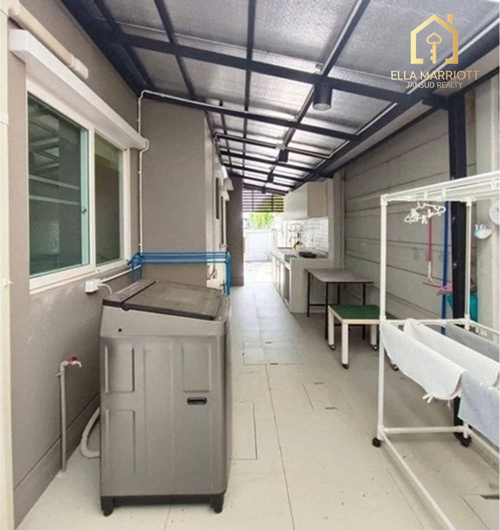 4-Bedroom Detached House at Lat Krabang Oasis with Sea Views 17