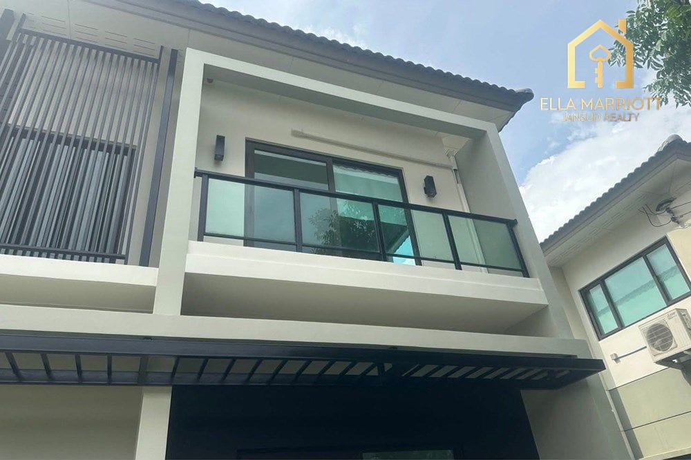 Modern Pet-Friendly Detached Home for Sale in Bang Na 2