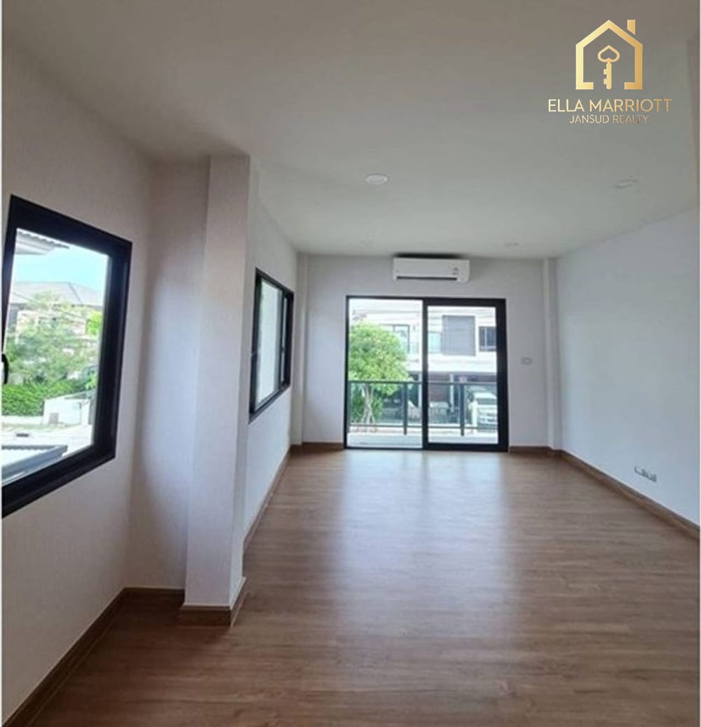 Modern Pet-Friendly Detached Home for Sale in Bang Na 5