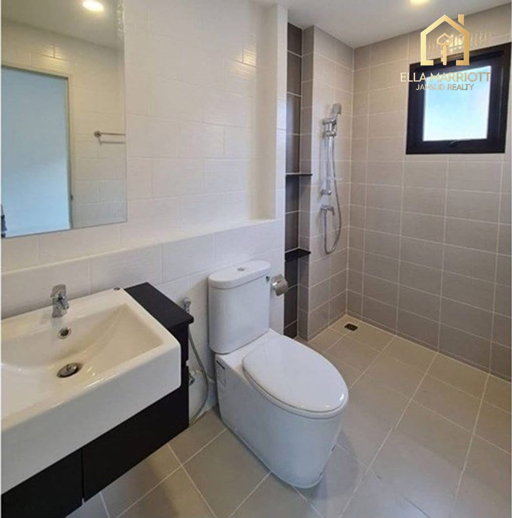 Modern Pet-Friendly Detached Home for Sale in Bang Na 8