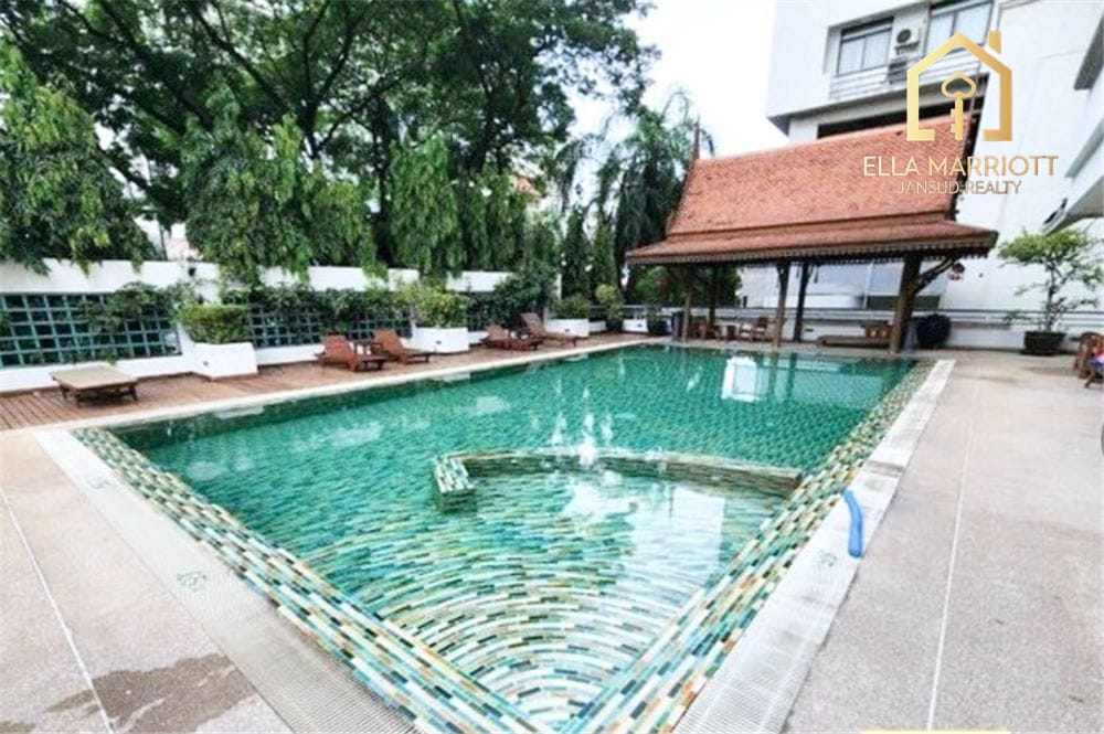 6-Bedroom Condo at Narathiwas Soi 7 11