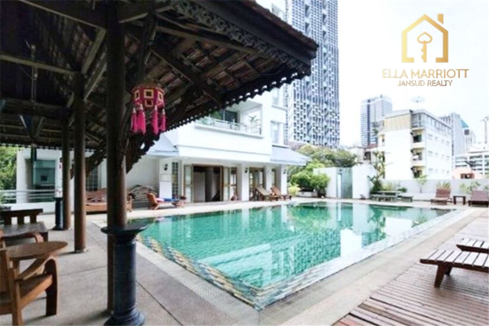 6-Bedroom Condo at Narathiwas Soi 7 12