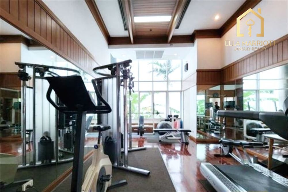 6-Bedroom Condo at Narathiwas Soi 7 13