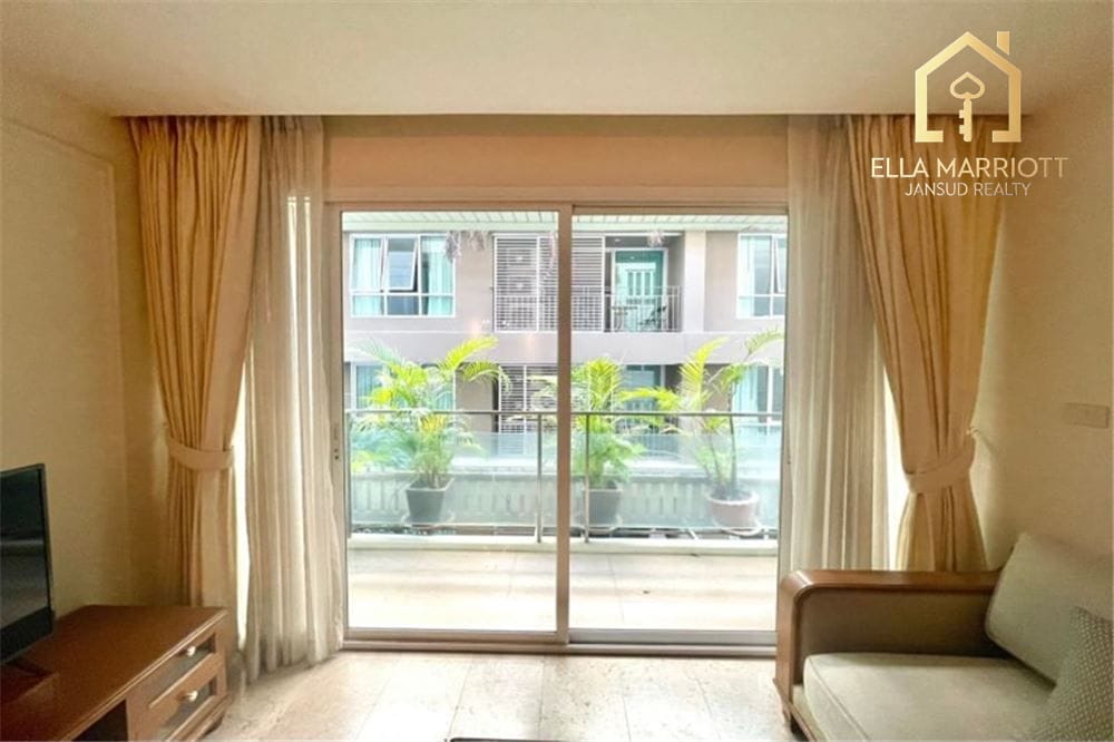 Pet-Friendly 2-Bedroom Condo for Rent in Sil 3