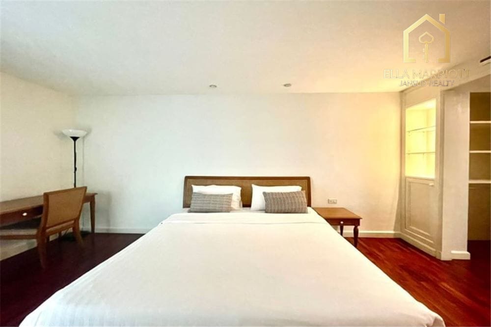 Pet-Friendly 2-Bedroom Condo for Rent in Sil 8