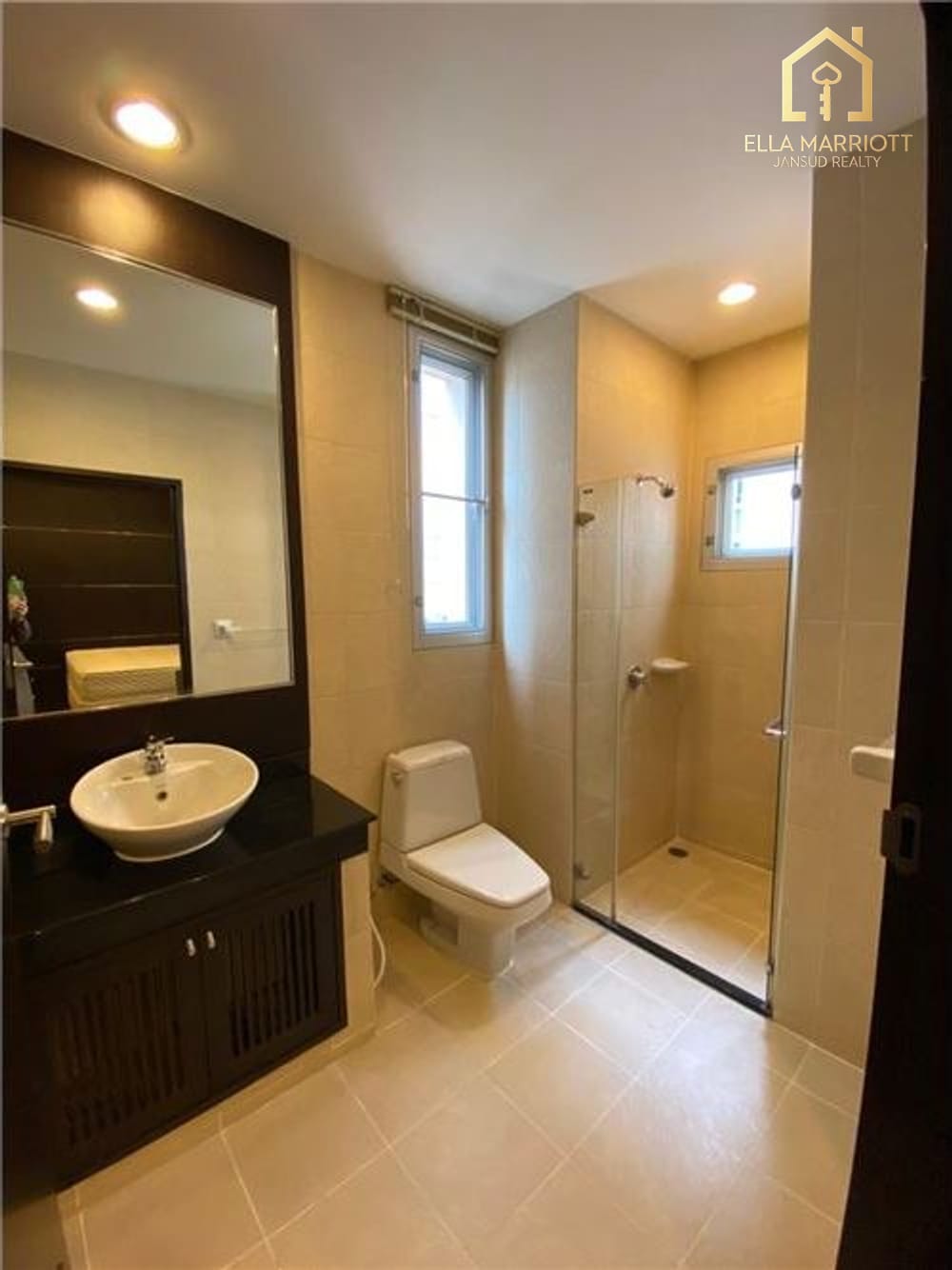 Pet-Friendly 3-Bedroom Condo for Rent in Sukhumvit 19 11