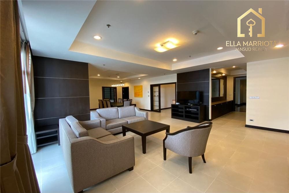 Pet-Friendly 3-Bedroom Condo for Rent in Sukhumvit 19 2