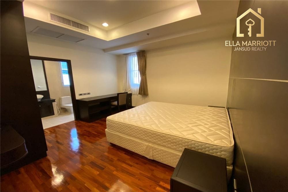 Pet-Friendly 3-Bedroom Condo for Rent in Sukhumvit 19 5