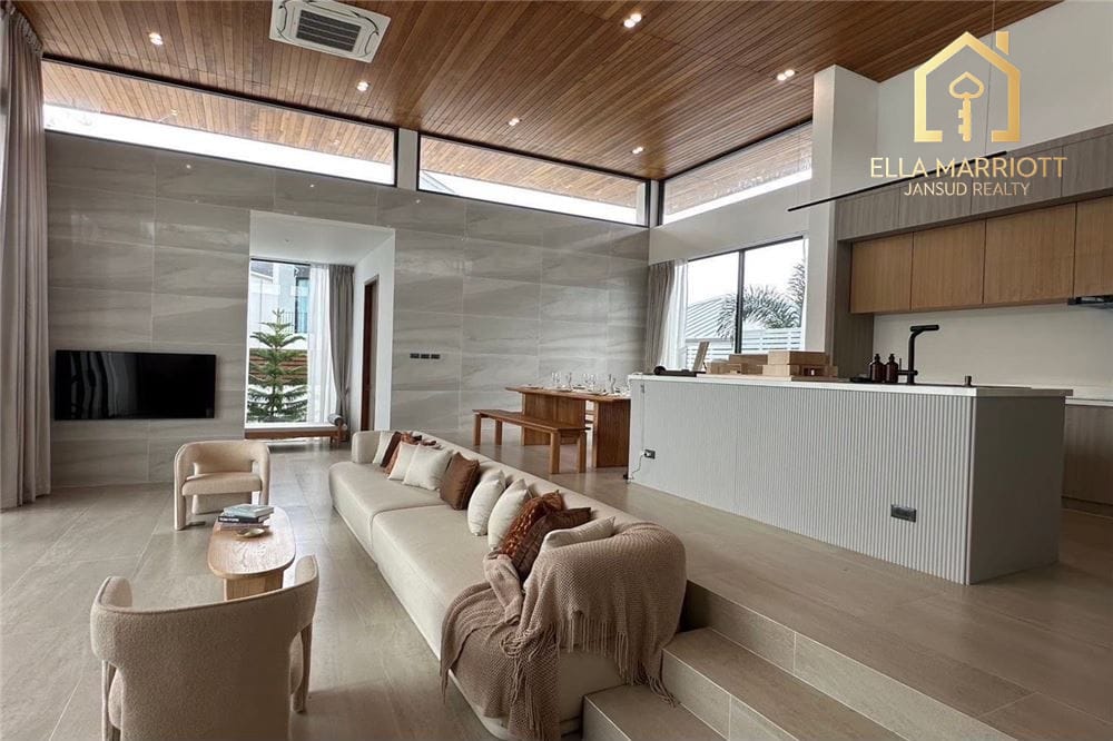 For Sale – Alexander Villa, Pasak Soi 8 4