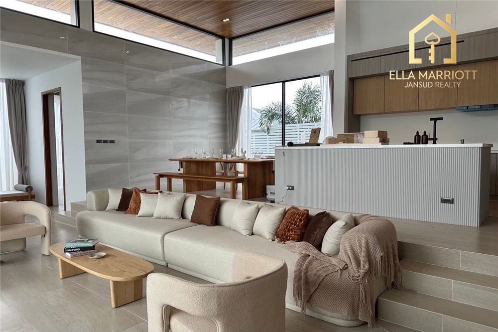 For Sale – Alexander Villa, Pasak Soi 8 5