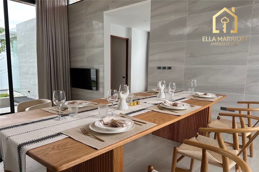 For Sale – Alexander Villa, Pasak Soi 8 6