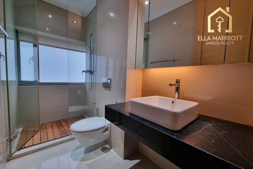 Spacious 2-Bedroom Condo for Rent at Saladaeng Residences 11